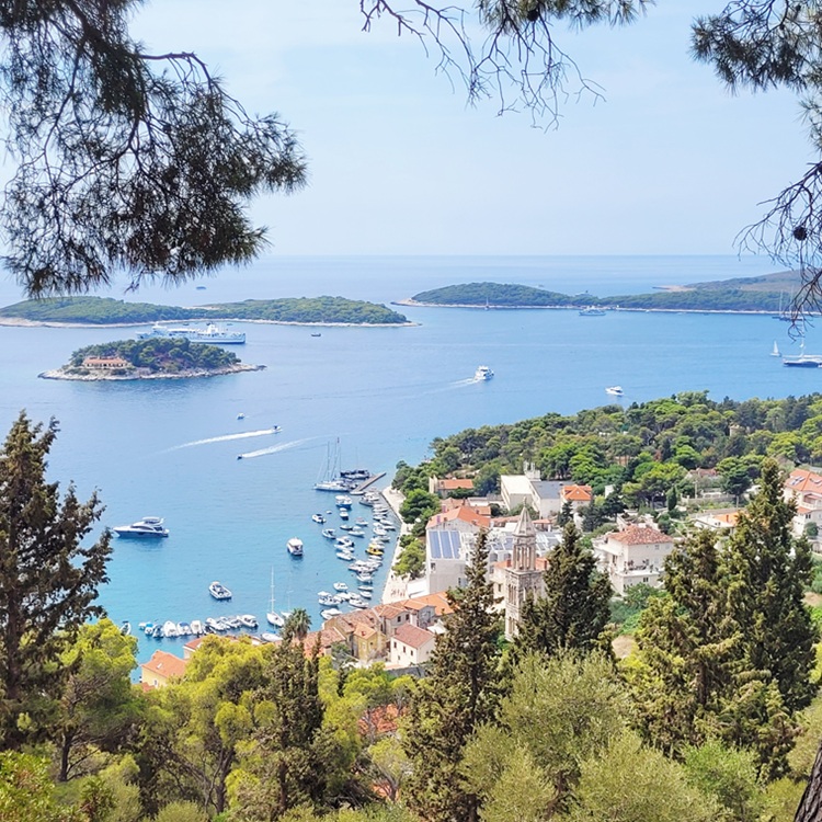 Hvar 3 - Away with Ray
