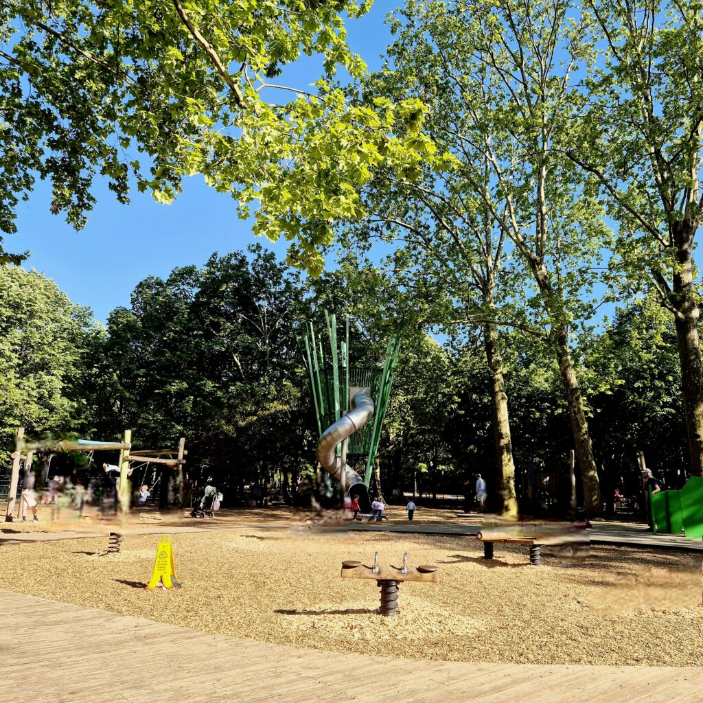 Paris-Jardin-du-Luxembourg 1 - Away with Ray