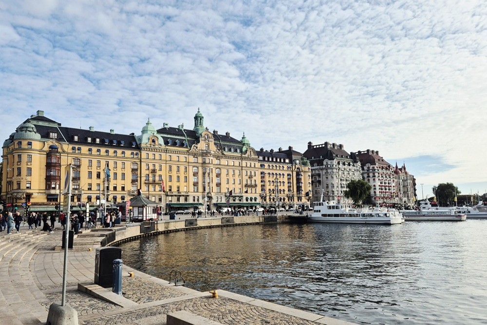 Stockholm-Grand-Hotel - Away with Ray