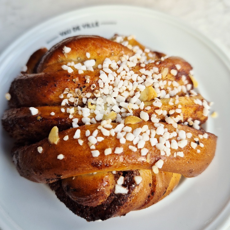 Stockholm-Swedish-cinnamon-roll - Away with Ray