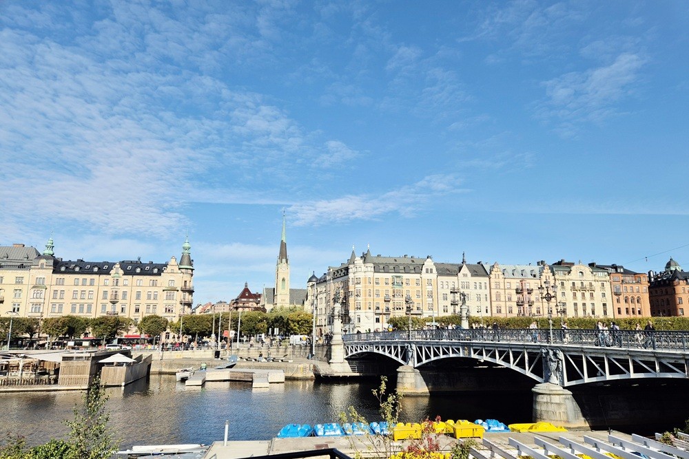 Stockholm-road-to-Djurgarden - Away with Ray
